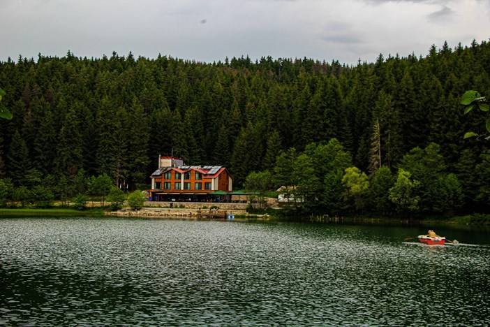 Karagöl muhteşem doğası ile masal diyarlarını andırıyor 3